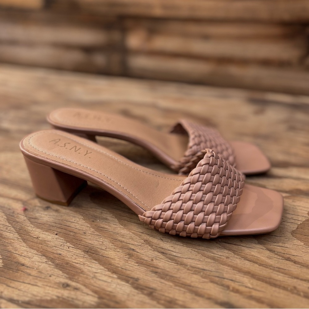 A.S.N.Y. | Tan Woven Block Heel Sandals 9